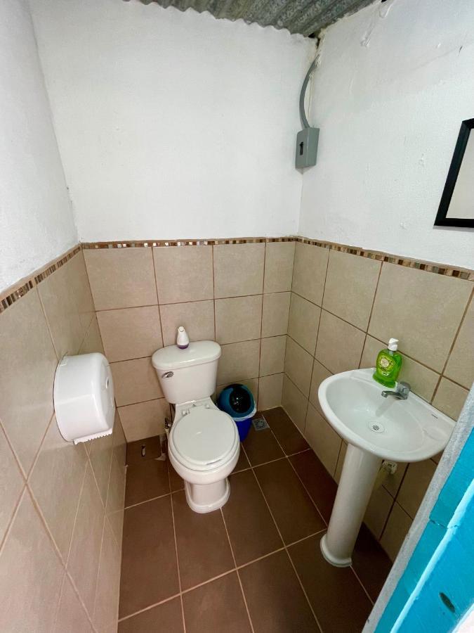 Hostal Inn 2 ฟลอเรส ภายนอก รูปภาพ