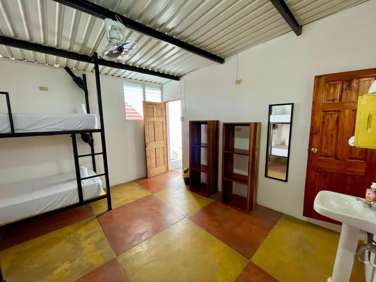 Hostal Inn 2 ฟลอเรส ภายนอก รูปภาพ